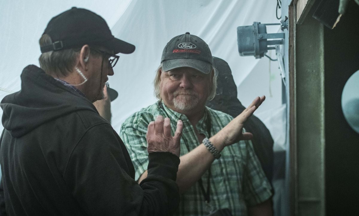 Cinematographer Shelly Johnson, ASC (right) works with A-camera operator and longtime collaborator Don Devine.