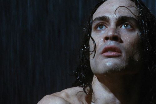 Eric Draven (Brandon Lee) shortly before he transforms into The Crow.